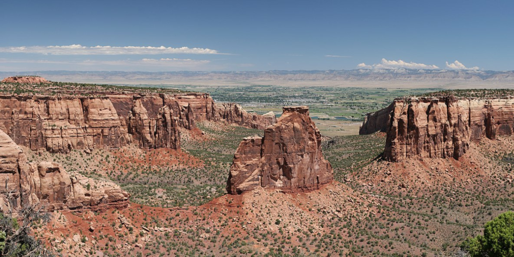 Backpacking Colorado National Monument Traverse